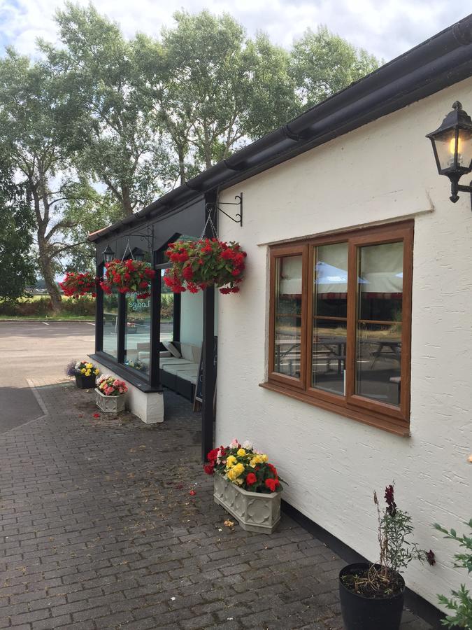 Llangeview Lodge エブブ・ベール エクステリア 写真